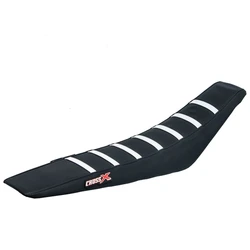 Housse de selle HUSQVARNA TE TC 08-13, WR CR 125 09-13 TOP BLACK- SIDE BLACK-STRIPES WHITE (M613-3BBW) Housse de selle HUSQVARNA TE TC 08-13, WR CR 125 09-13 TOP BLACK- SIDE BLACK-STRIPES WHITE (M613-3BBW)