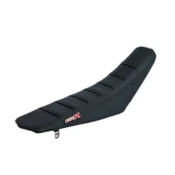 Housse de selle HONDA CR 125 00-07 CR 250 00-07 TOP BLACK- SIDE BLACK-STRIPES BLACK (M114-3BBB) Housse de selle HONDA CR 125 00-07 CR 250 00-07 TOP BLACK- SIDE BLACK-STRIPES BLACK (M114-3BBB)