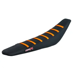 Housse de selle KTM SX 200 250 450 03,SX-SXF 125-525 03-06, EXC 04-07 TOP BLACK- SIDE BLACK-STRIPES ORANGE (M512-3BBO) Housse de selle KTM SX 200 250 450 03,SX-SXF 125-525 03-06, EXC 04-07 TOP BLACK- SIDE BLACK-STRIPES ORANGE (M512-3BBO)